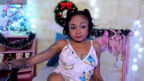 Lauren online show from December 23, 2:24 am