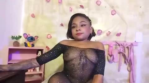 Lauren online show from January 18, 4:48 am