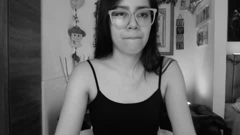 Lauren online show from December 8, 3:35 pm
