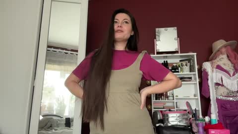 Snapshot of laurenbrite chatting on October 10, 1:27 pm Lauren Brite online show from October 10, 1:27 pm