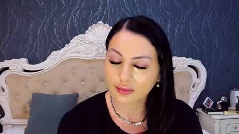 Laura online show from March 5, 3:41 pm