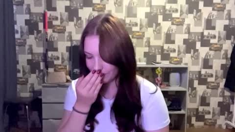 Snapshot of laurenjungling chatting on September 20, 4:49 pm Hannah online show from September 20, 4:49 pm