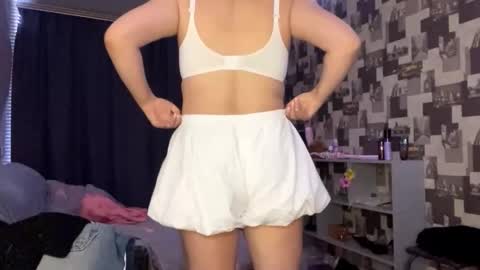 Snapshot of laurenjungling chatting on October 25, 5:42 pm Hannah online show from October 25, 5:42 pm