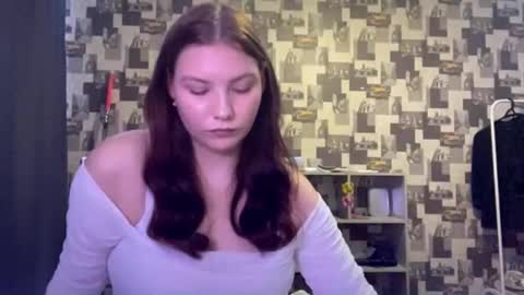 Snapshot of laurenjungling chatting on September 23, 4:16 pm Hannah online show from September 23, 4:16 pm