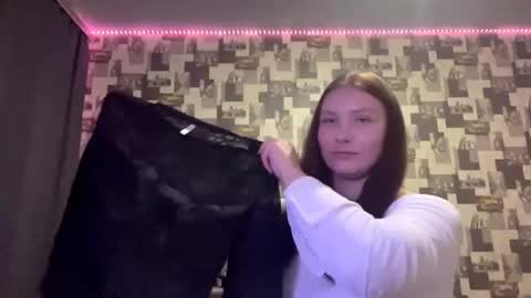 Hannah online show from September 10, 4:51 pm