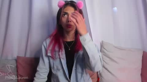 laurenn__1 online show from October 14, 5:04 pm