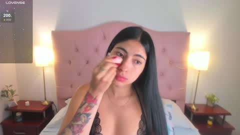 laurenn_smitth online show from January 18, 12:36 pm