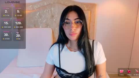 laurenn_smitth online show from November 13, 1:10 pm