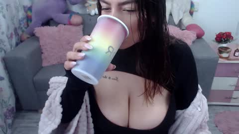 Laura online show from January 13, 8:58 pm