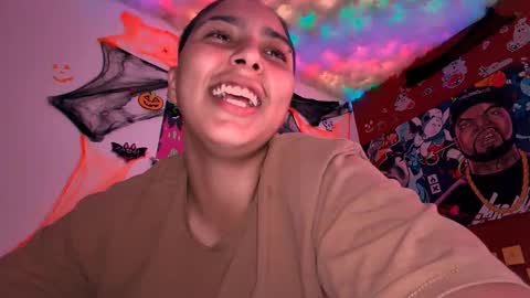 Snapshot of laurent0502 chatting on November 1, 9:08 pm Laurent online show from November 1, 9:08 pm