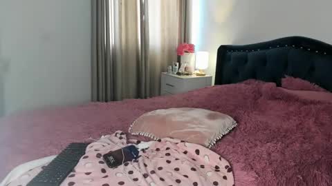 Snapshot of laurent_jones chatting on September 16, 12:35 pm daniela angel online show from September 16, 12:35 pm