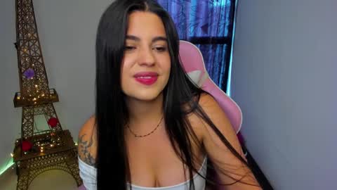 Snapshot of laurenth_foxy chatting on December 14, 7:03 pm lau online show from December 14, 7:03 pm