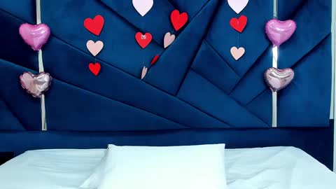 Snapshot of lauryjonson_ chatting on February 11, 5:07 pm LauryJonson  online show from February 11, 5:07 pm