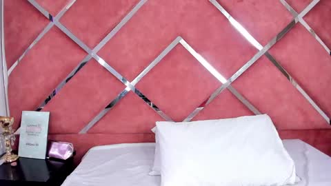 Snapshot of lauryjonson_ chatting on March 8, 5:30 pm LauryJonson  online show from March 8, 5:30 pm