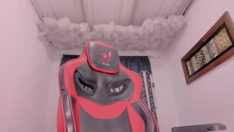 Lauu G online show from September 23, 10:02 am