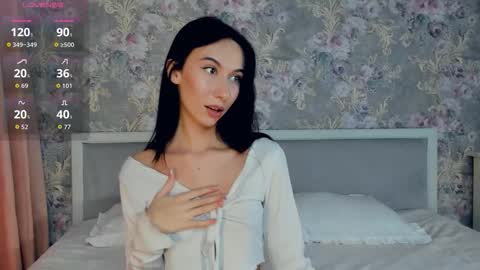 Laura online show from September 22, 1:31 pm