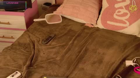 luu online show from March 30, 11:48 pm