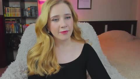 Snapshot of lavender_tender chatting on September 17, 7:23 pm Lav online show from September 17, 7:23 pm
