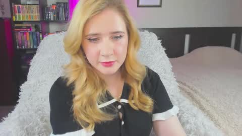 Snapshot of lavender_tender chatting on September 10, 7:36 pm Lav online show from September 10, 7:36 pm