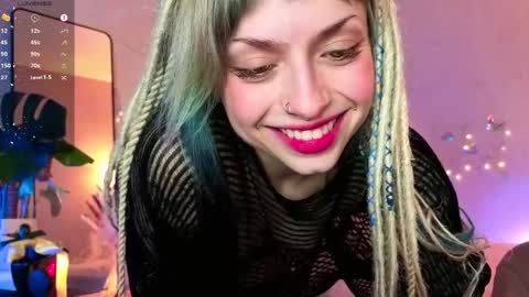 Melissa online show from March 31, 7:14 pm