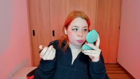 Snapshot of lay_lah chatting on October 28, 3:23 am laylaah online show from October 28, 3:23 am