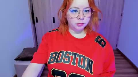 Snapshot of lay_lah chatting on October 31, 12:45 am laylaah online show from October 31, 12:45 am