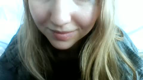Snapshot of layannalea chatting on February 11, 12:06 am layannalea online show from February 11, 12:06 am