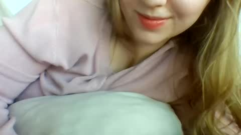 Snapshot of layannalea chatting on January 21, 10:51 pm layannalea online show from January 21, 10:51 pm