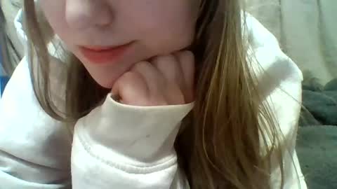Snapshot of layannalea chatting on February 21, 4:40 am layannalea online show from February 21, 4:40 am