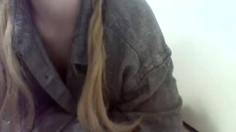 layannalea online show from September 27, 5:58 am