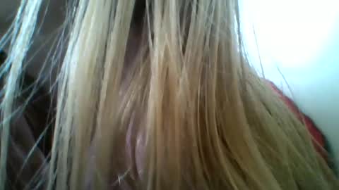 Snapshot of layannalea chatting on March 4, 9:43 pm layannalea online show from March 4, 9:43 pm