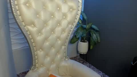 Snapshot of layla_707 chatting on October 3, 1:43 am Layla online show from October 3, 1:43 am