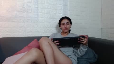 Snapshot of layla_707 chatting on February 22, 1:00 am Layla online show from February 22, 1:00 am