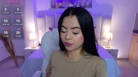 Layla Breezee online show from April 8, 11:45 am