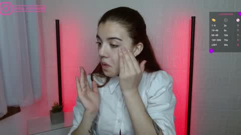 Snapshot of layla_castilloo chatting on December 16, 2:16 pm Layla online show from December 16, 2:16 pm