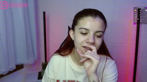 Snapshot of layla_castilloo chatting on January 21, 2:15 pm Layla online show from January 21, 2:15 pm