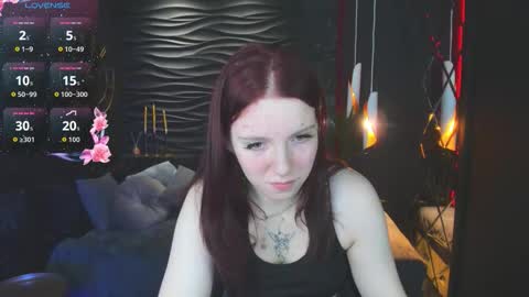 layla_glam online show from October 9, 1:59 pm