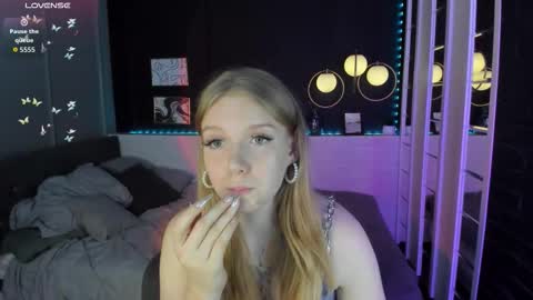 layla_glam online show from September 24, 5:50 am