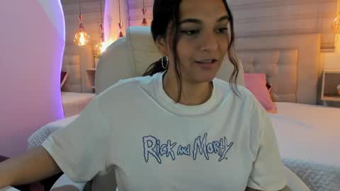 Snapshot of laylaa_2 chatting on September 12, 4:58 pm Layla online show from September 12, 4:58 pm