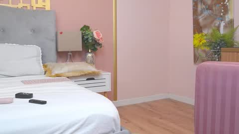 LaylaaDiamond online show from October 3, 6:40 am