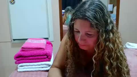 Snapshot of laylabrasil chatting on March 5, 10:44 pm kelly online show from March 5, 10:44 pm