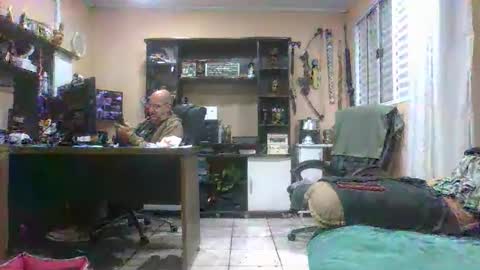 Snapshot of laylabrasil chatting on October 17, 1:53 am kelly online show from October 17, 1:53 am