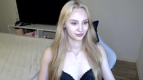 LaylaPretty001 online show from July 16, 5:45 am