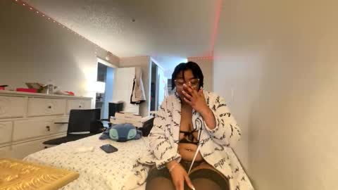 Layla Ros online show from February 5, 7:00 am