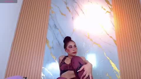 layra collins online show from October 21, 10:36 pm