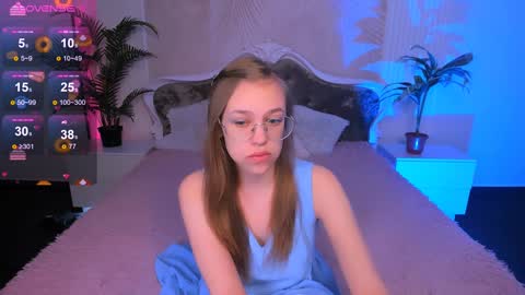 Snapshot of layriantavee chatting on December 16, 6:53 am layriantavee online show from December 16, 6:53 am