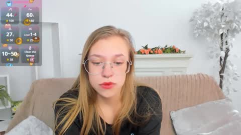 Snapshot of layriantavee chatting on September 13, 6:32 am layriantavee online show from September 13, 6:32 am