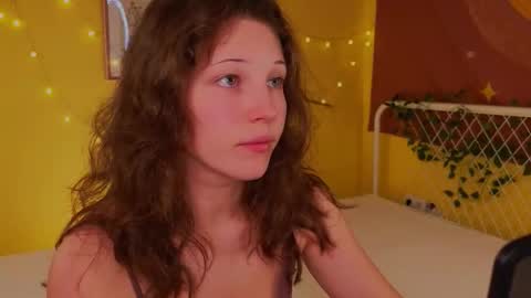 Lea online show from September 30, 5:07 pm