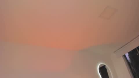 Snapshot of leah_bensoon chatting on October 28, 5:52 pm Leah online show from October 28, 5:52 pm