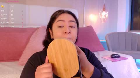 Snapshot of leah_bensoon chatting on September 27, 2:57 pm Leah online show from September 27, 2:57 pm